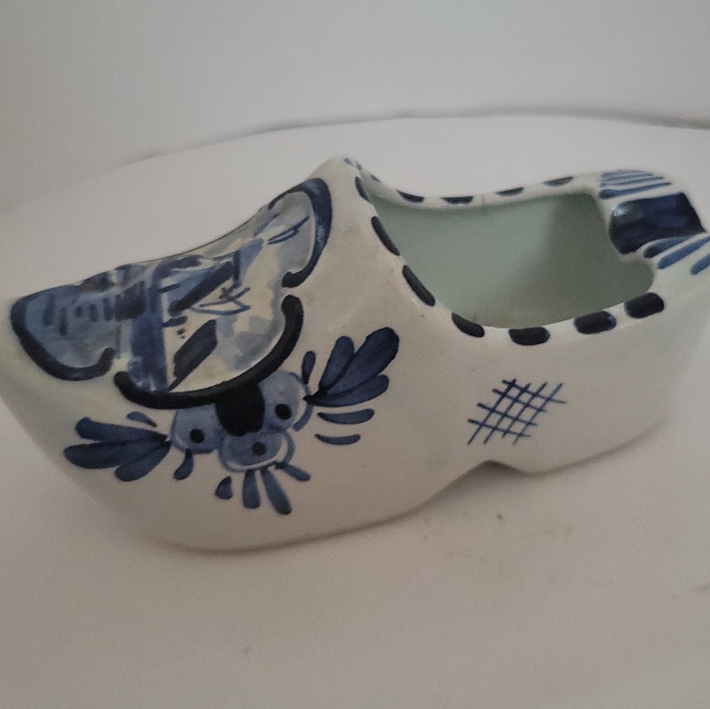 Delfts Vintage Ceramic Holland Shoe Cigarette Ashtray Trinket Dish Windmill